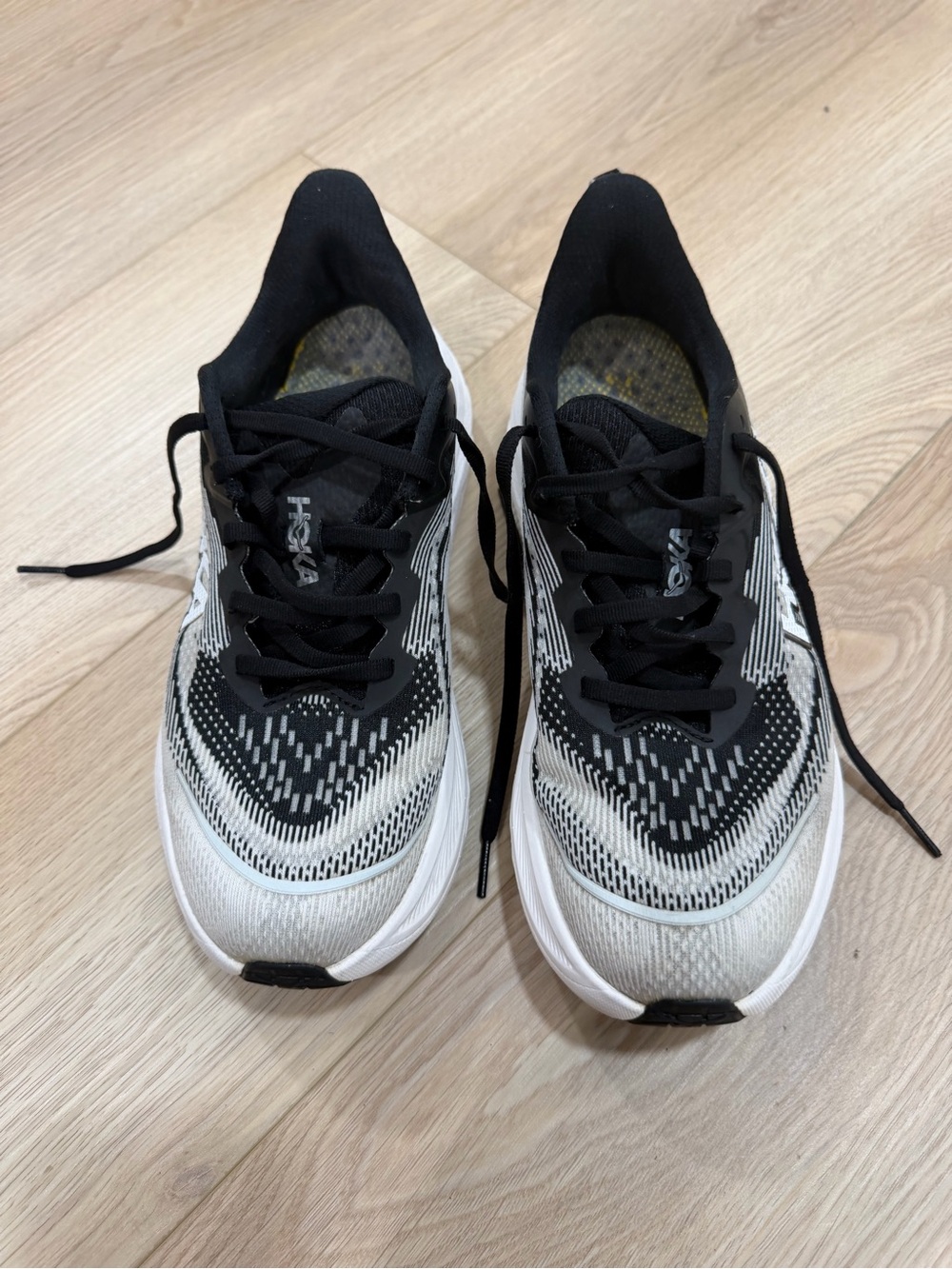 Hoka Women’s Skyflow - Picture 3 of 5